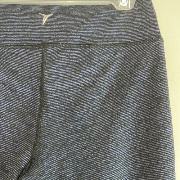 Old Navy Active Go-Dry Micro Striped Leggings Lost at Sea Blue Black Mid Rise M - Picture 5 of 11